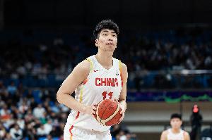 媒体人：中国队今天三分&amp;篮板都还行 希望热身赛对手能来点强度