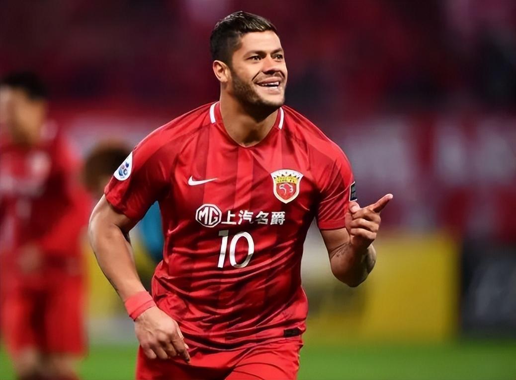 华体会app登录-上港中锋位置有望迎来新援助阵,已跟着俱乐部冬训,踢过亚冠主力